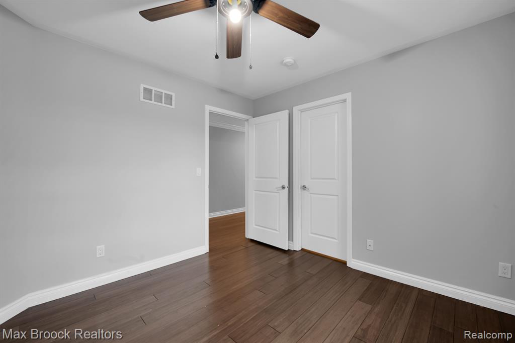 8330 Cooley Lake Road Commerce Township, MI 48382 - Photo 23 of 56 Gallery Image 23