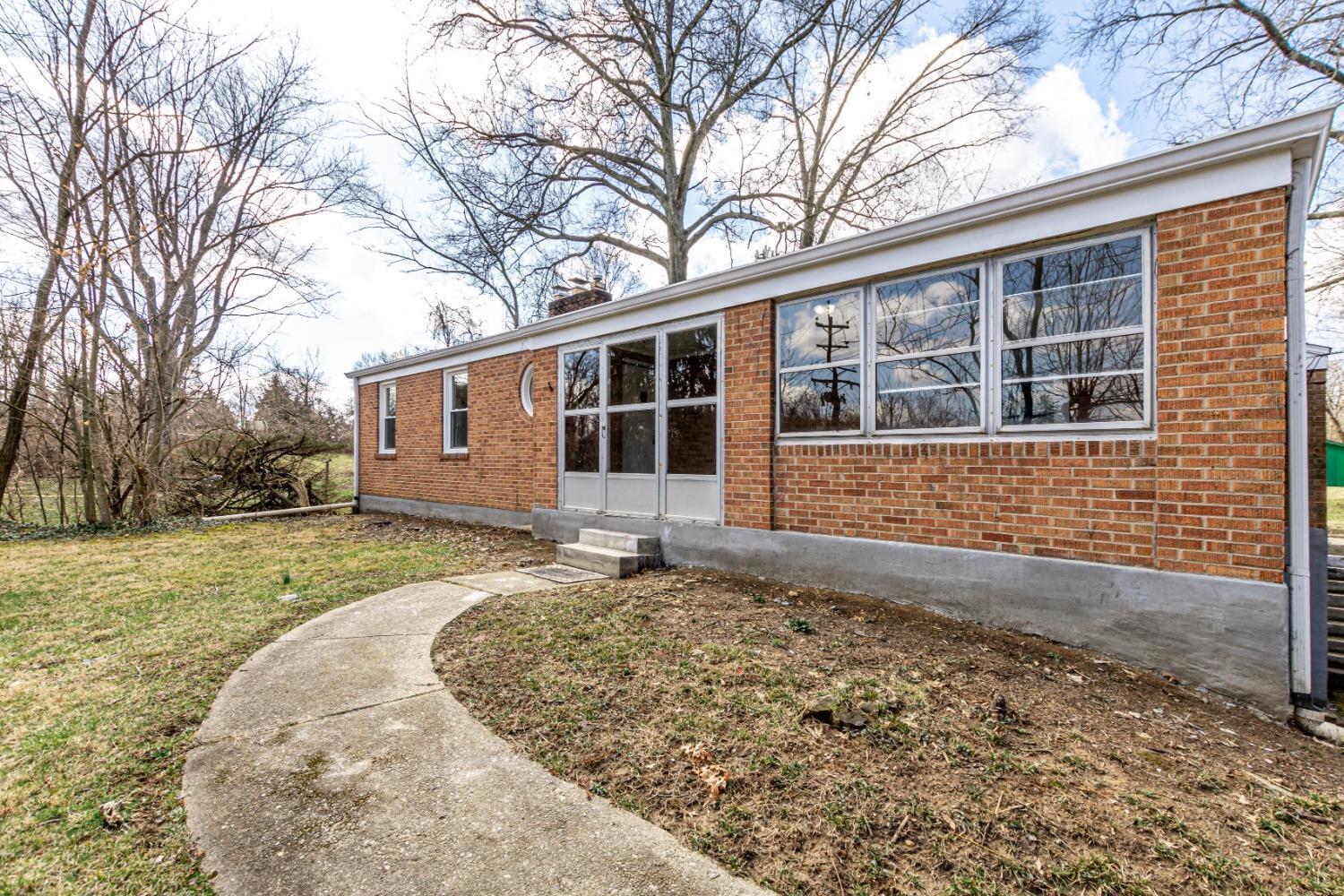 10451 Burlington Road Cincinnati, OH 45231 - Photo 12 of 18 Gallery Image 12