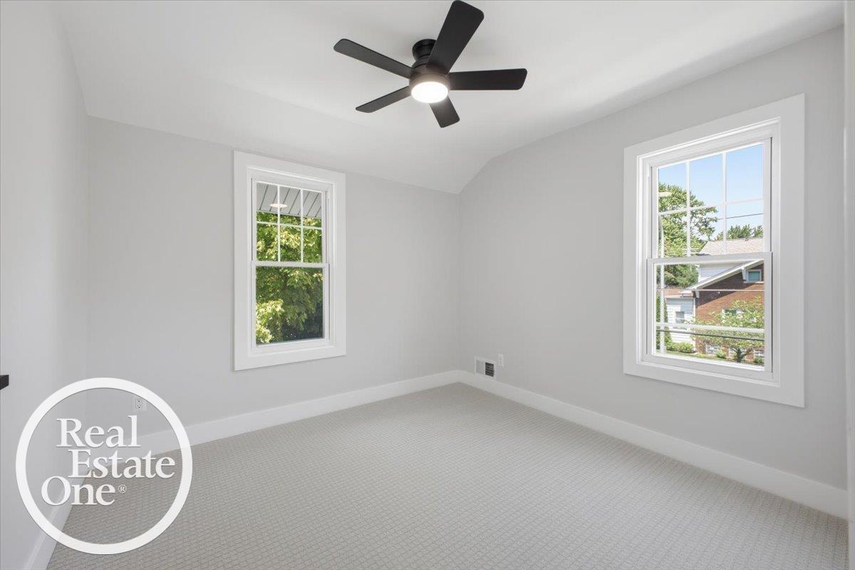 819 Notre Dame Street Grosse Pointe, MI 48230 - Photo 20 of 33