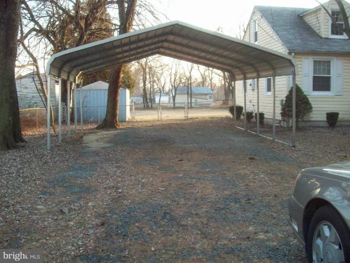 1113 Mapleton Street Woodbridge, VA 22191 - Photo 1 of 17 Carport