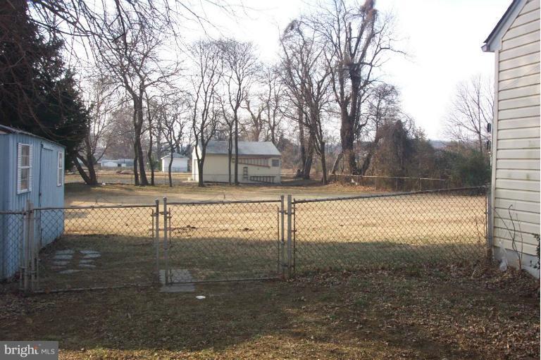 1113 Mapleton Street Woodbridge, VA 22191 - Photo 6 of 17 Backyard