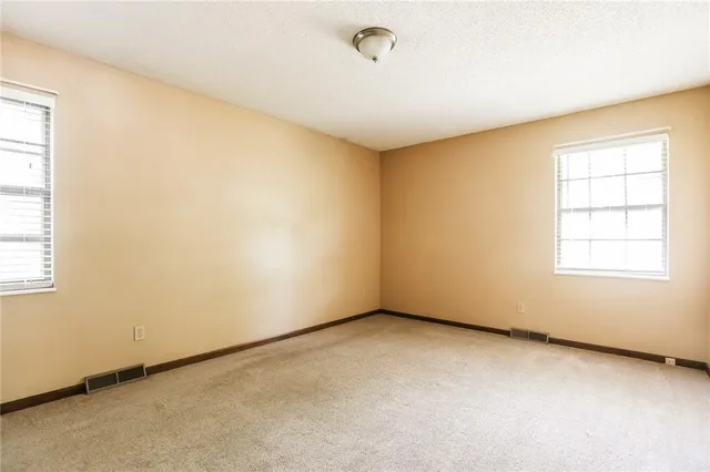 $1,960 | 1008 Southwest Pinto Lane, Blue Springs, MO 64015