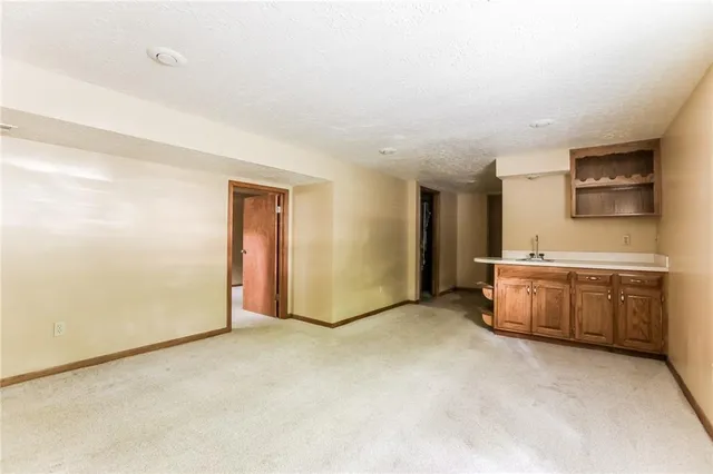 $1,960 | 1008 Southwest Pinto Lane, Blue Springs, MO 64015