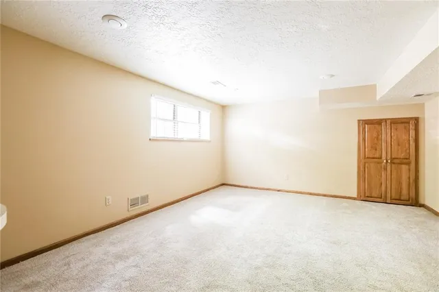 $1,960 | 1008 Southwest Pinto Lane, Blue Springs, MO 64015