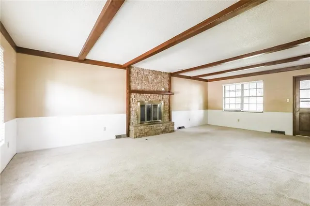 $1,960 | 1008 Southwest Pinto Lane, Blue Springs, MO 64015