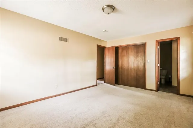 $1,960 | 1008 Southwest Pinto Lane, Blue Springs, MO 64015