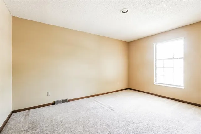 $1,960 | 1008 Southwest Pinto Lane, Blue Springs, MO 64015