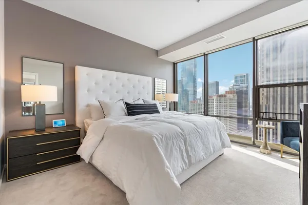 $735,000 | 240 East Illinois Street, Unit 2401, Chicago, IL 60611