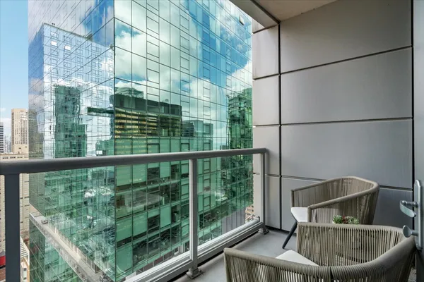 $735,000 | 240 East Illinois Street, Unit 2401, Chicago, IL 60611