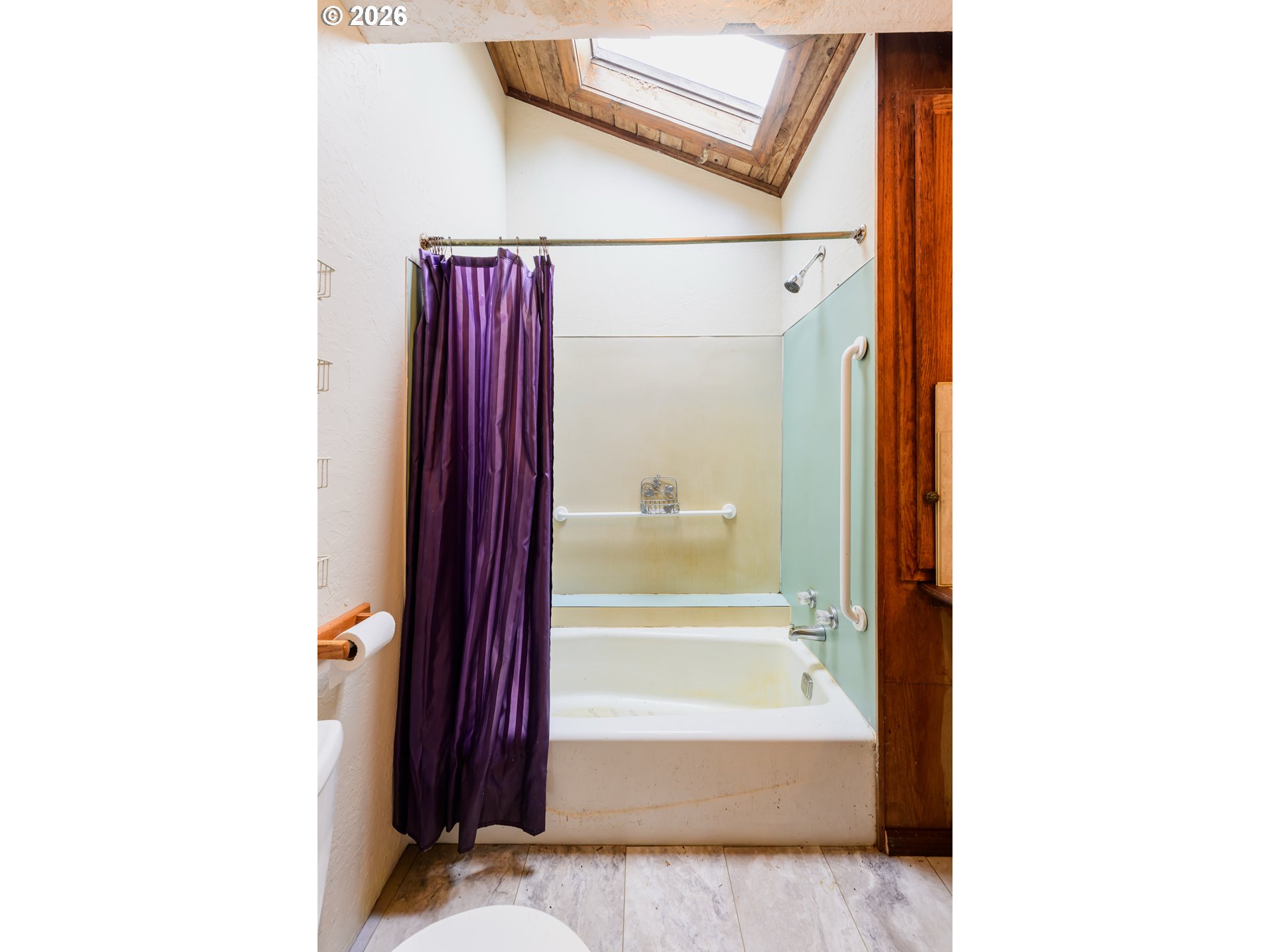 1377 Moonshine Park Road Logsden, OR 97357 - Photo 28 of 40 a bathroom with a bathtub and a shower