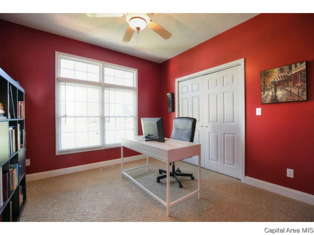 24261 Brierwood Road Athens, IL 62613 - Photo 17 of 36 Gallery Image 17