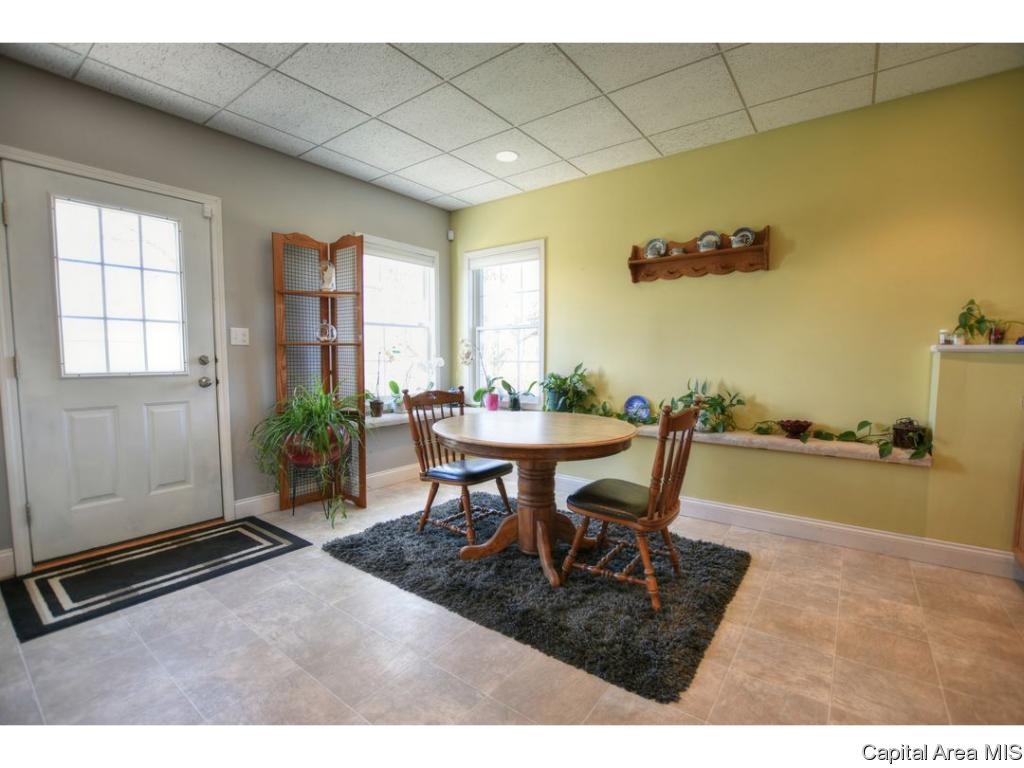 24261 Brierwood Road Athens, IL 62613 - Photo 21 of 36 Gallery Image 21