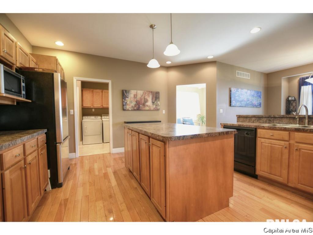 24261 Brierwood Road Athens, IL 62613 - Photo 7 of 36 Gallery Image 7