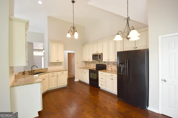 $2,950 | 208 Turnbridge Circle, Peachtree City, GA 30269