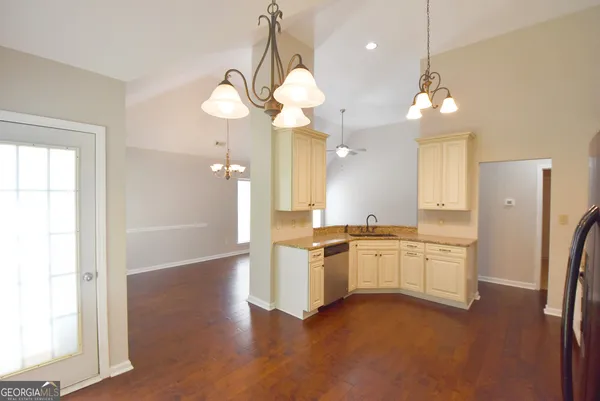 $2,950 | 208 Turnbridge Circle, Peachtree City, GA 30269