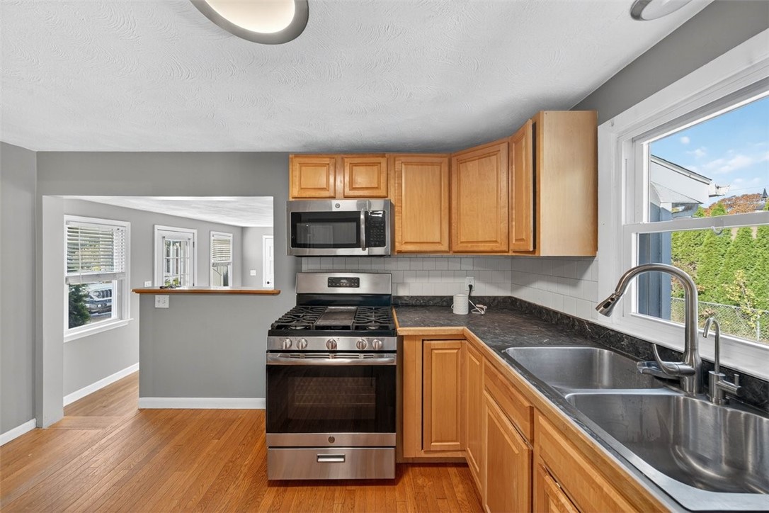 140 Promenade Street Barrington, RI 02806 - Photo 13 of 43