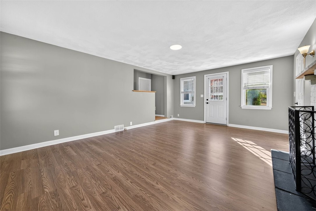 140 Promenade Street Barrington, RI 02806 - Photo 8 of 43