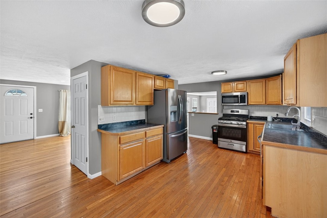 140 Promenade Street Barrington, RI 02806 - Photo 9 of 43