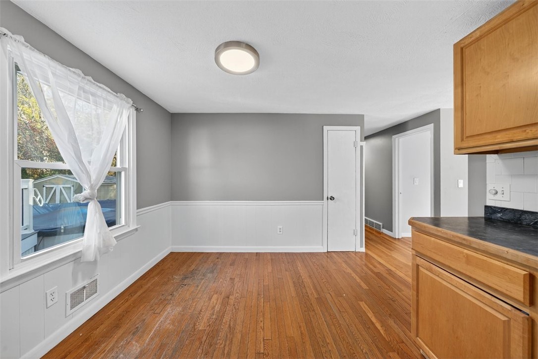 140 Promenade Street Barrington, RI 02806 - Photo 10 of 43