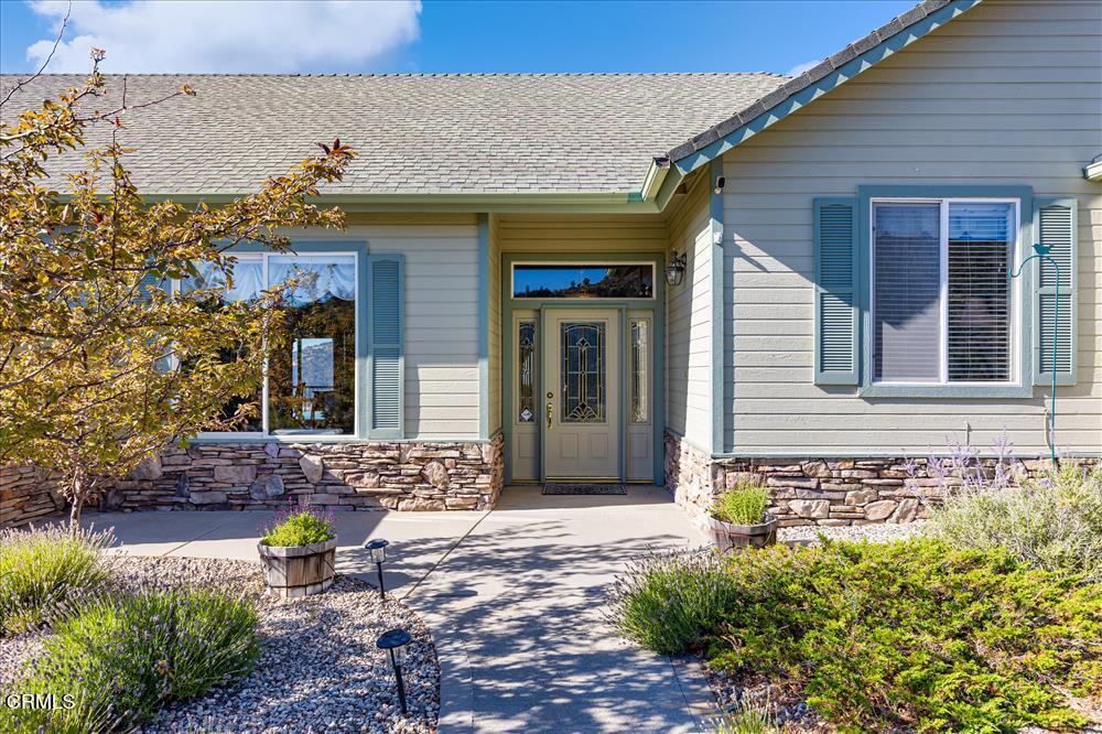 30730 Fox Ridge Court Tehachapi, CA 93561 - Photo 4 of 61 a front view of a house