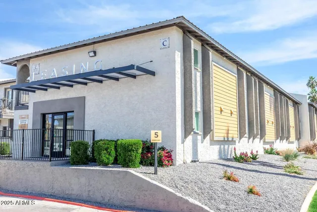 $898 | 2936 East Indian School Road, Unit 1, Phoenix, AZ 85016