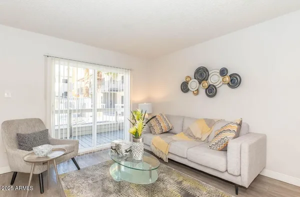 $918 | 2936 East Indian School Road, Unit 1, Phoenix, AZ 85016