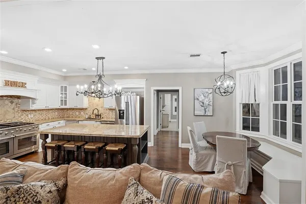 $2,100,000 | 2400 Highway 384, Bell City, LA 70630