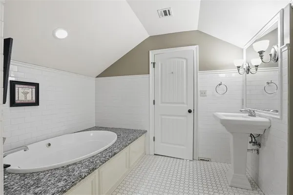 $2,100,000 | 2400 Highway 384, Bell City, LA 70630