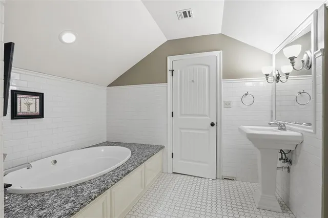 $2,100,000 | 2400 Highway 384, Bell City, LA 70630