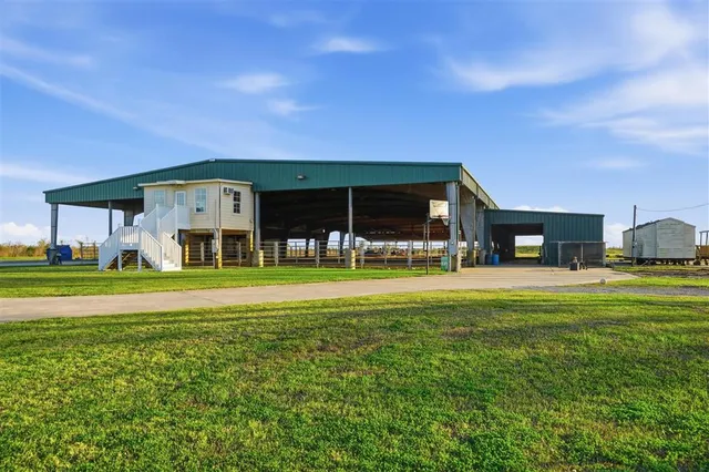 $2,100,000 | 2400 Highway 384, Bell City, LA 70630