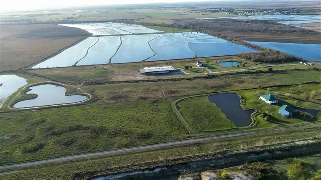 $2,100,000 | 2400 Highway 384, Bell City, LA 70630