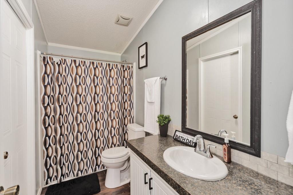 297 Lone Tree Lane Decatur, TX 76234 - Photo 17 of 20 Full bathroom