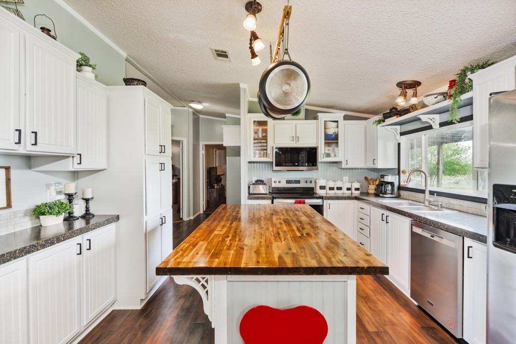 297 Lone Tree Lane Decatur, TX 76234 - Photo 2 of 20 Large Kitchen with and Island