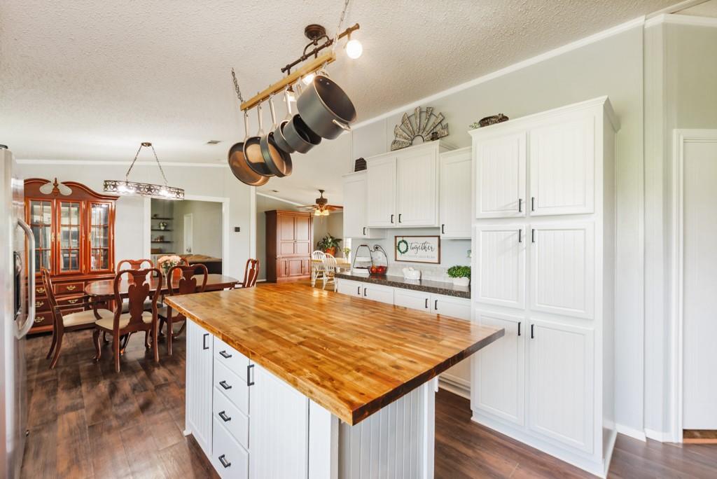 297 Lone Tree Lane Decatur, TX 76234 - Photo 5 of 20 View of open dining area.