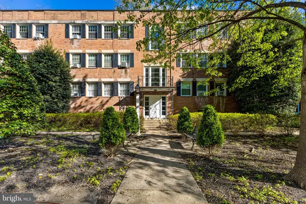 $255,000 | 5003 10th Street South, Unit 5, Arlington, VA 22204