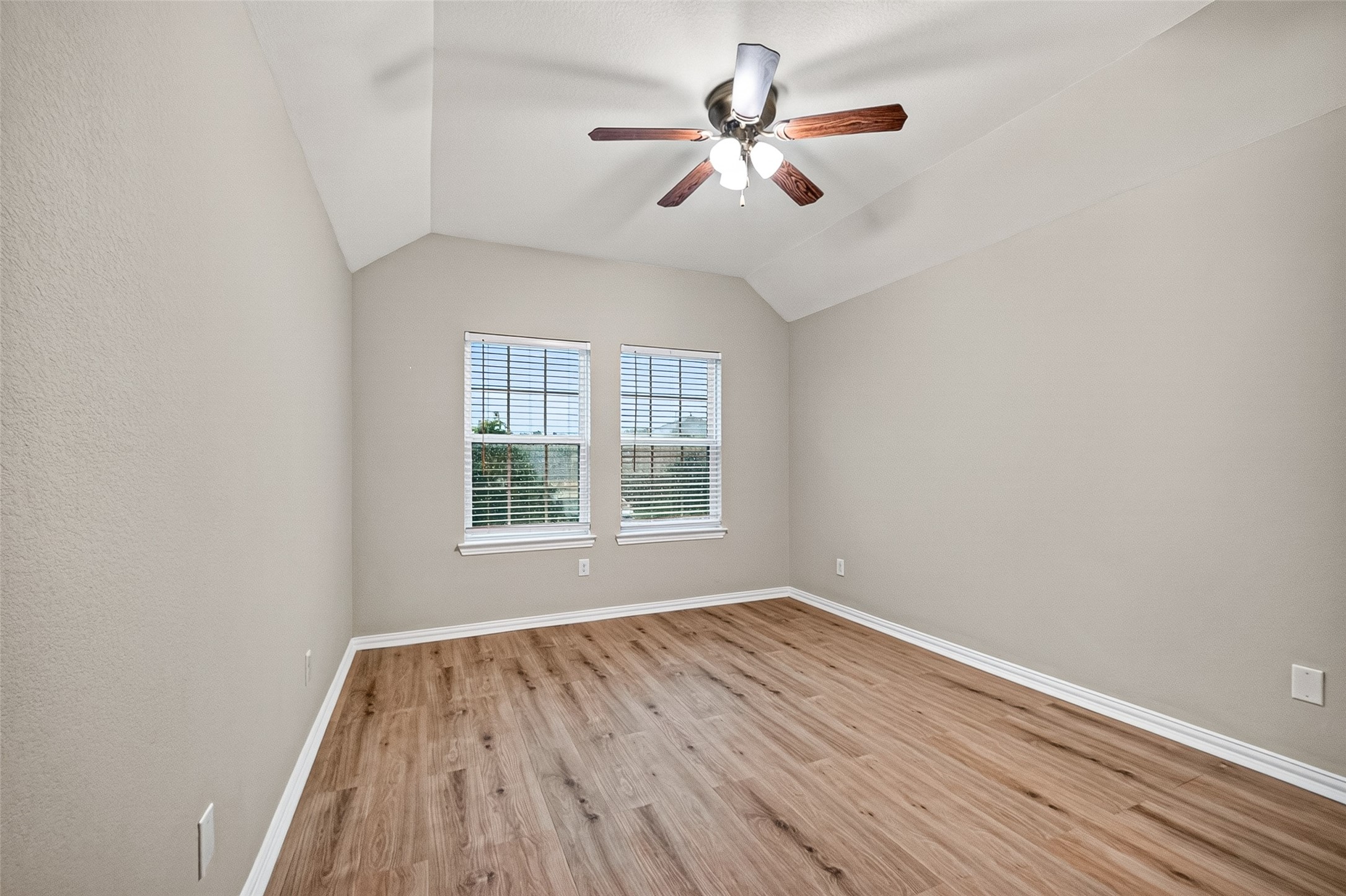 10015 Chase Court Baytown, TX 77521 - Photo 40 of 49