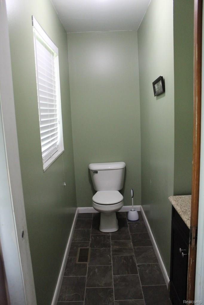 11287 Hartland Road Fenton, MI 48430 - Photo 24 of 30 Hartland 11287 (16).jpg
