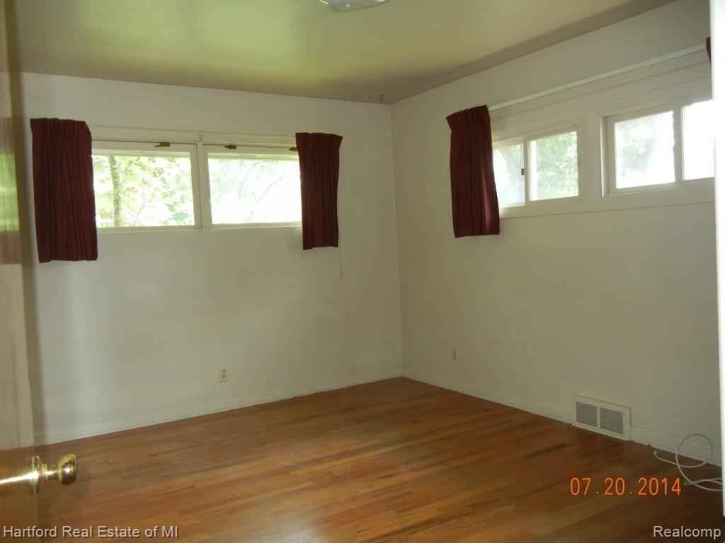 26120 Springland Street Farmington, MI 48334 - Photo 14 of 28 Master bedroom