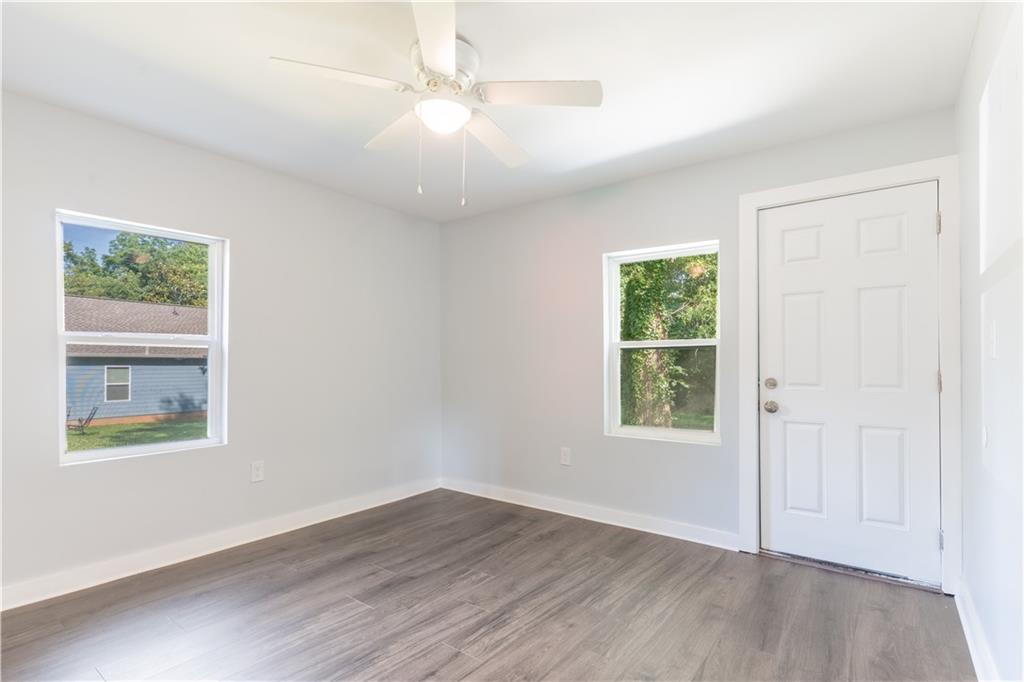 808 Davis Street Monroe, GA 30655 - Photo 4 of 30