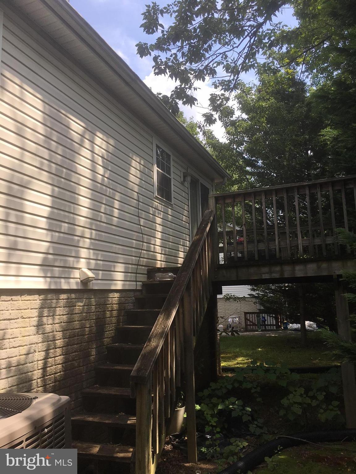 15711 Haynes Road Laurel, MD 20707 - Photo 18 of 19 Back Deck
