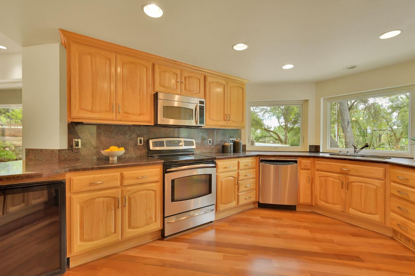12084 Wanderer Road Auburn, CA 95602 - Photo 12 of 35 Gallery Image 12