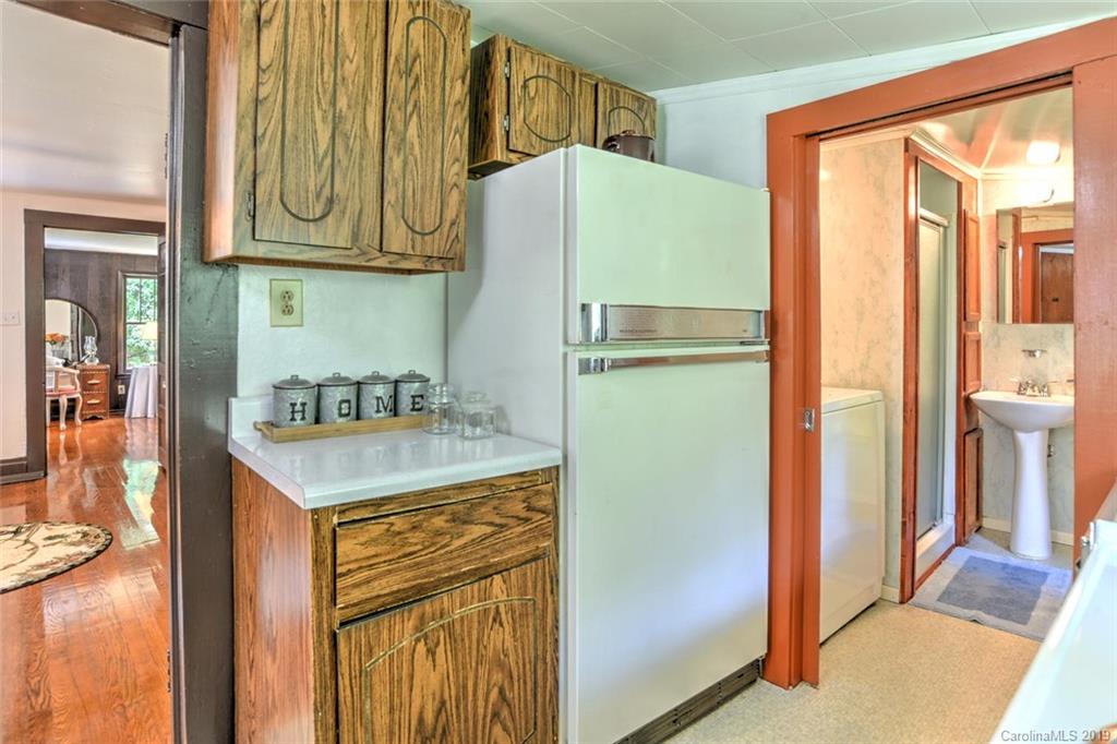 39 Massey Road Asheville, NC 28804 - Photo 12 of 36 Gallery Image 12