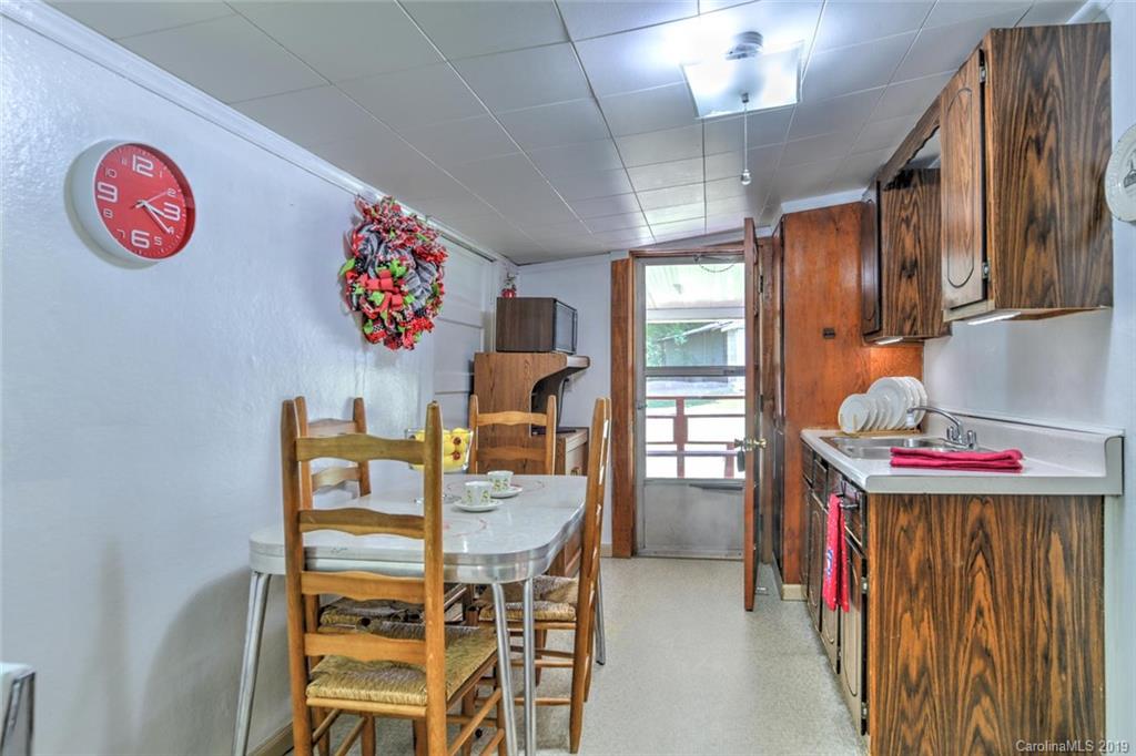 39 Massey Road Asheville, NC 28804 - Photo 13 of 36 Gallery Image 13