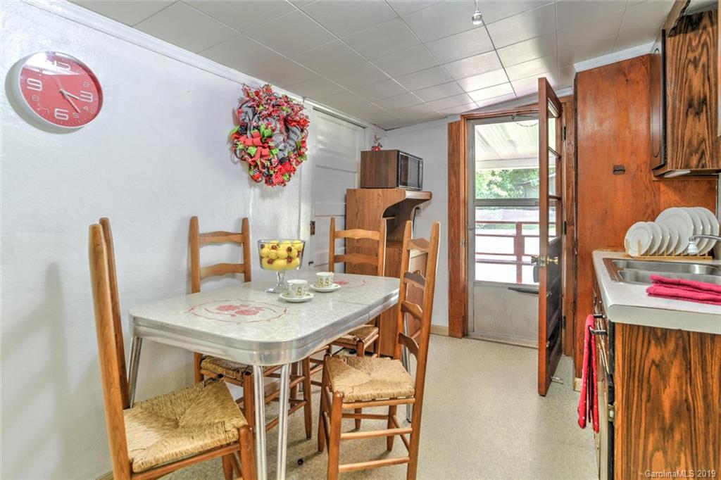39 Massey Road Asheville, NC 28804 - Photo 14 of 36 Gallery Image 14