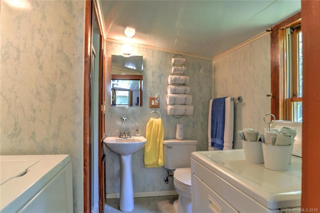 39 Massey Road Asheville, NC 28804 - Photo 16 of 36 Gallery Image 16