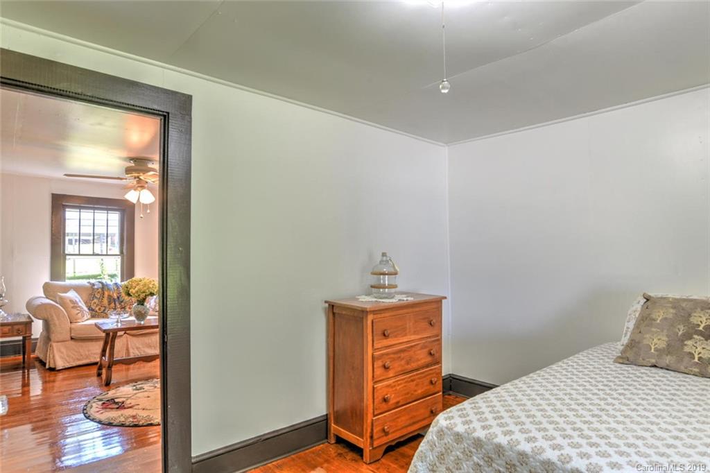 39 Massey Road Asheville, NC 28804 - Photo 23 of 36 Gallery Image 23