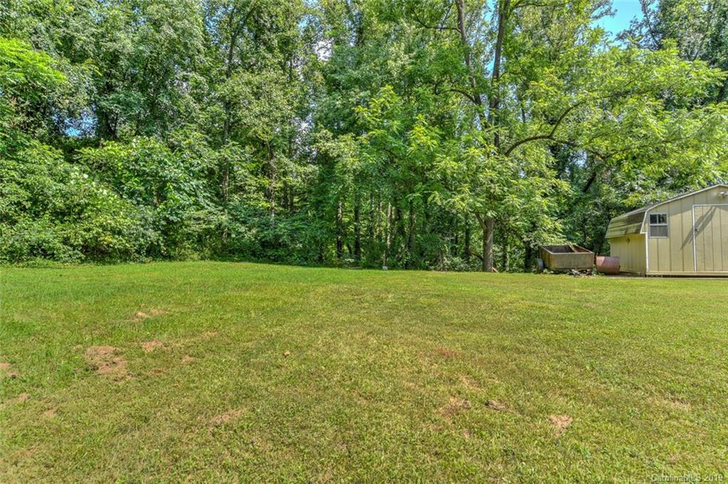 39 Massey Road Asheville, NC 28804 - Photo 26 of 36 Gallery Image 26