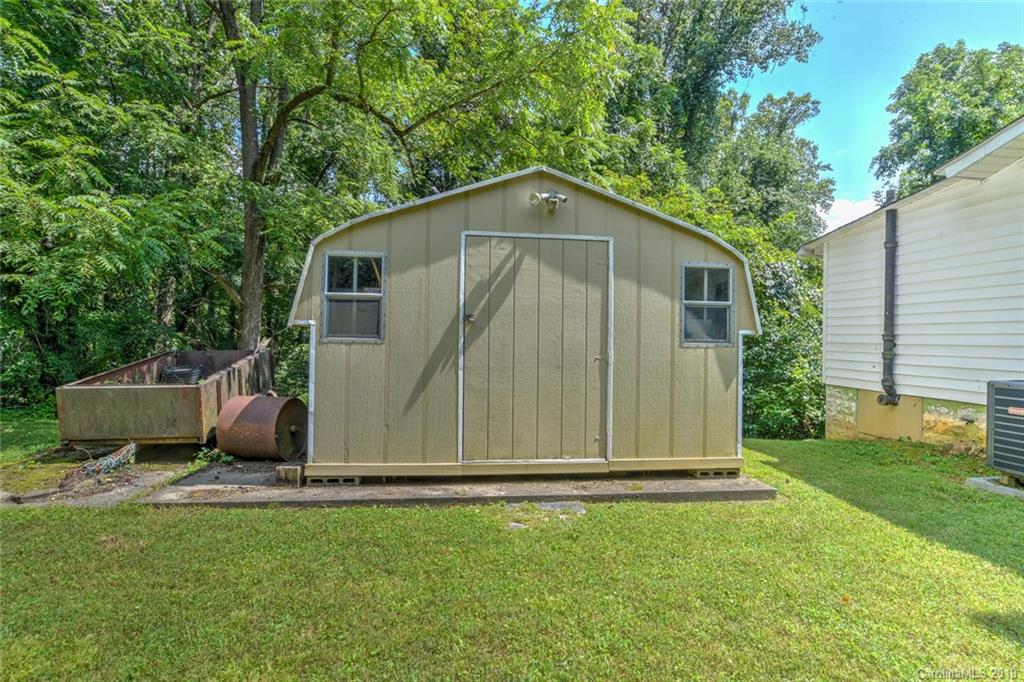 39 Massey Road Asheville, NC 28804 - Photo 28 of 36 Gallery Image 28