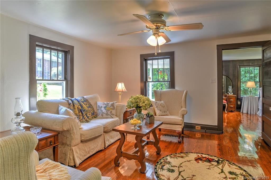 39 Massey Road Asheville, NC 28804 - Photo 5 of 36 Gallery Image 5