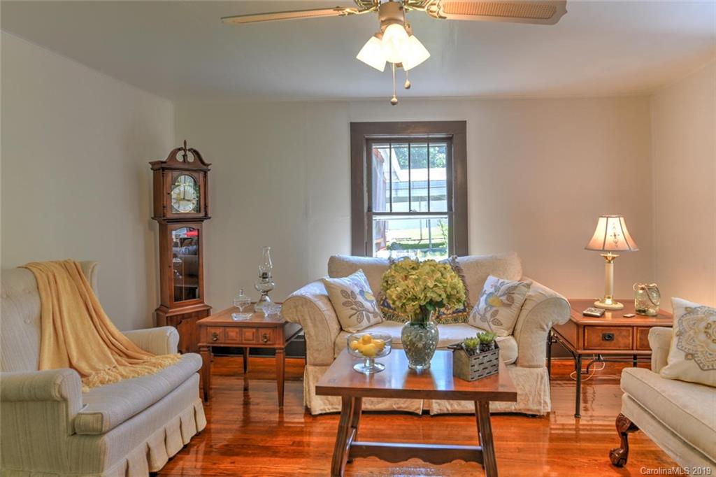39 Massey Road Asheville, NC 28804 - Photo 6 of 36 Gallery Image 6